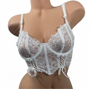 Elegant White Lace Bustier
